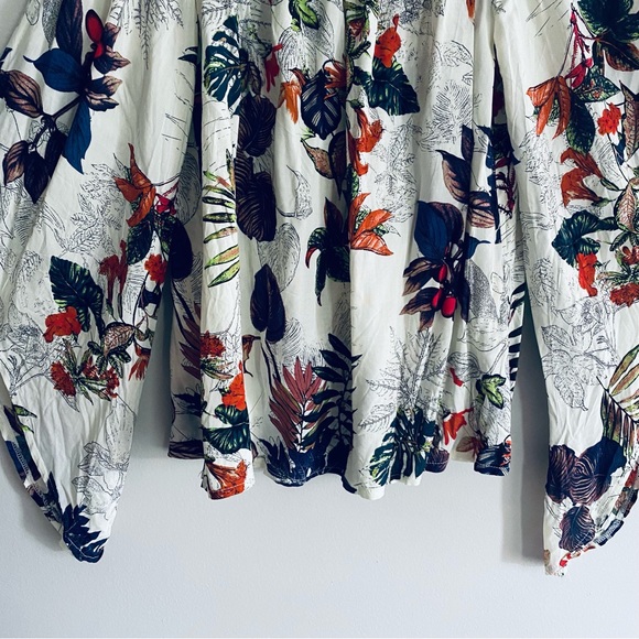 SHEIN Women's Cream Shirt with Floral Print Off the Shoulder Top Size Large - Picture 3 of 8